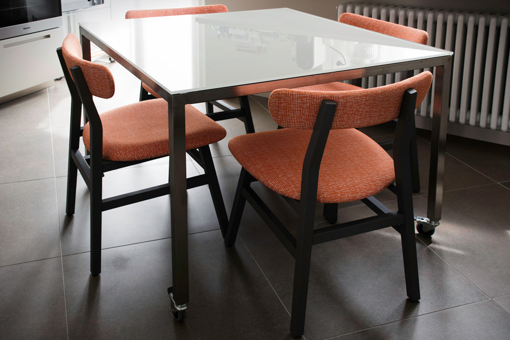 Tavolo in ferro e cristallo con rotelle - Gori